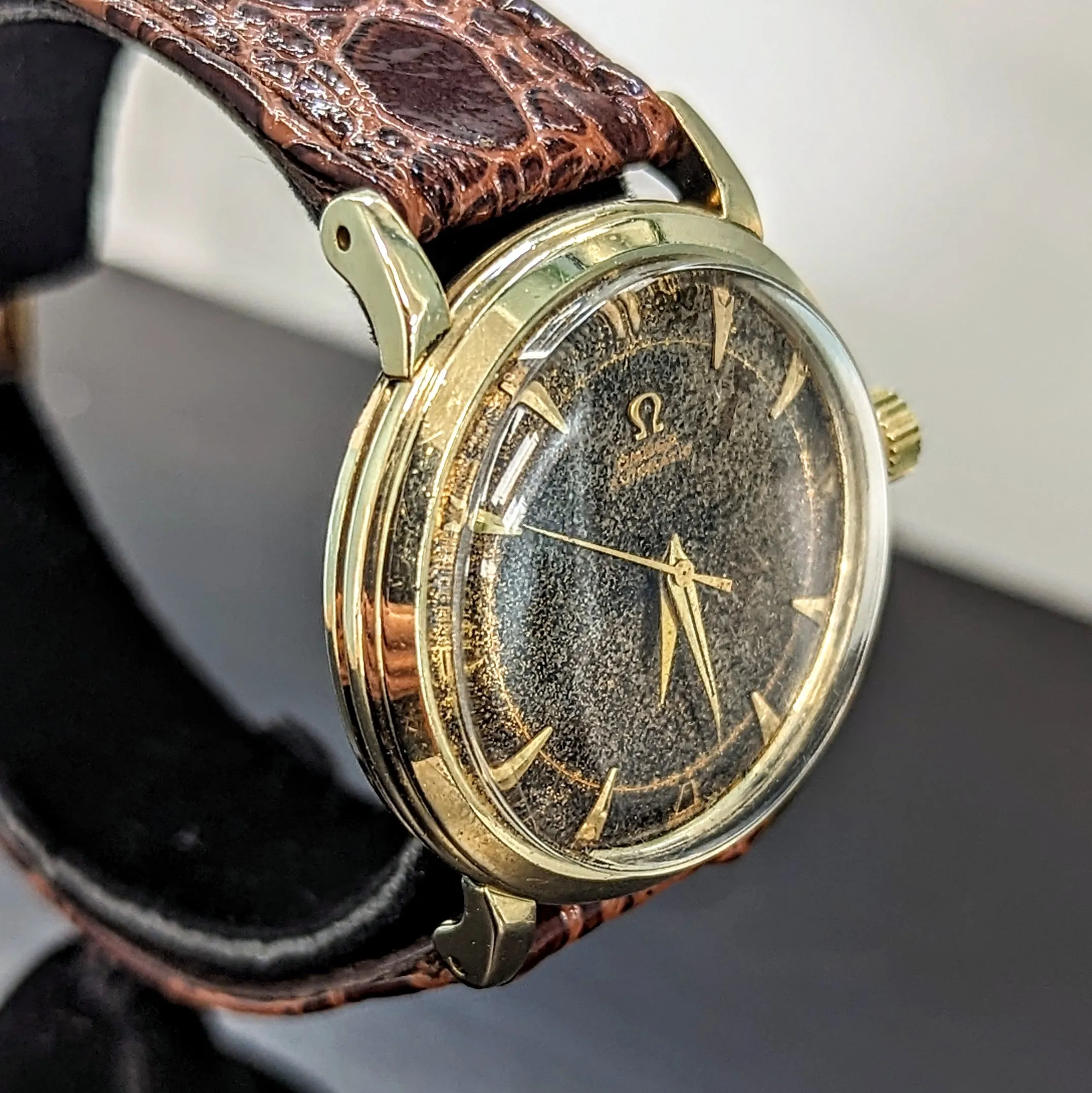 1952 OMEGA Automatic Wristwatch 14K SOLID GOLD Ref. G6525 Vintage Bumper Automatic Wristwatch