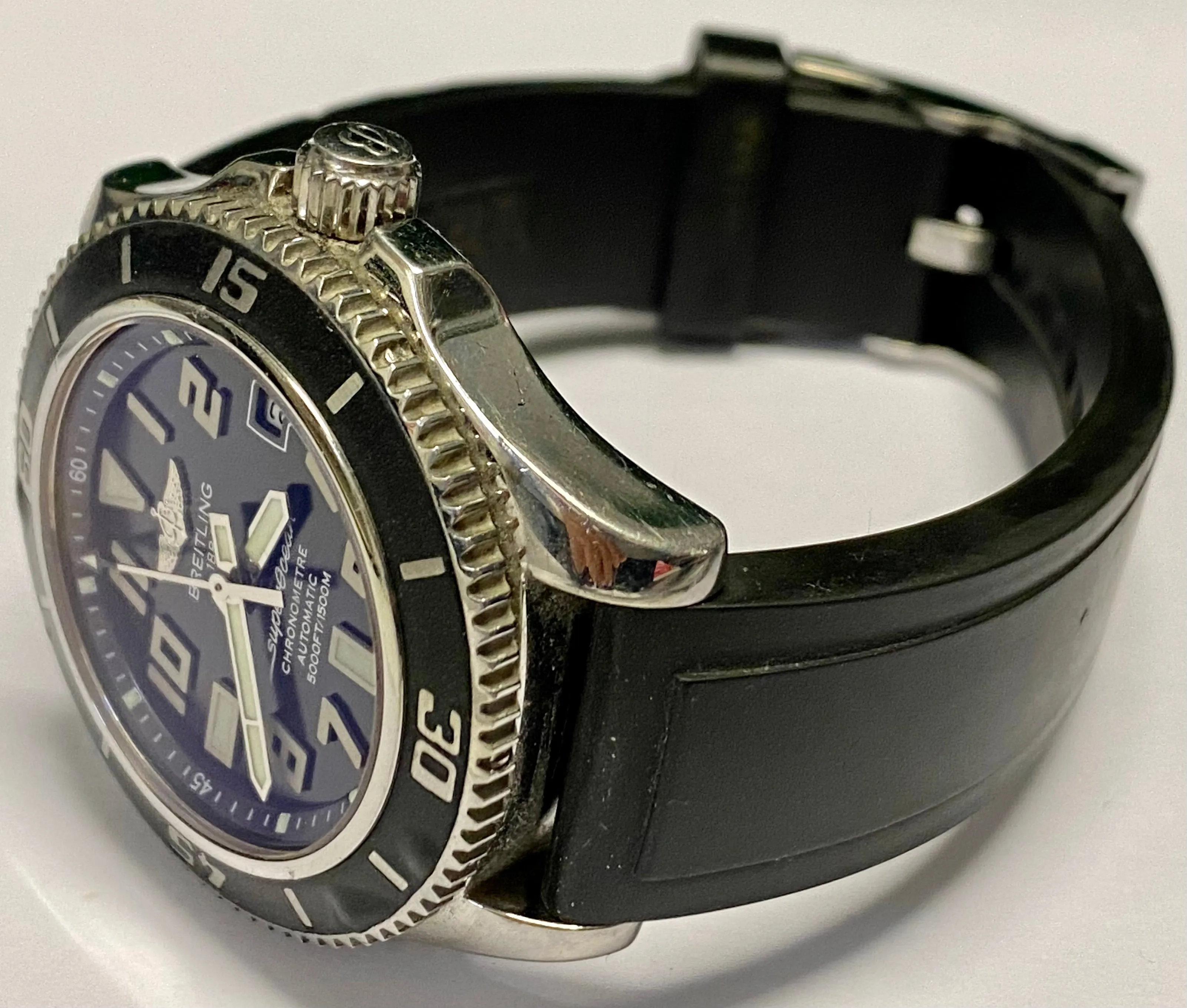 BREITLING Superocean SS w/ Black Rotating Bezel Men's Watch - $10K APR w/ COA!!!
