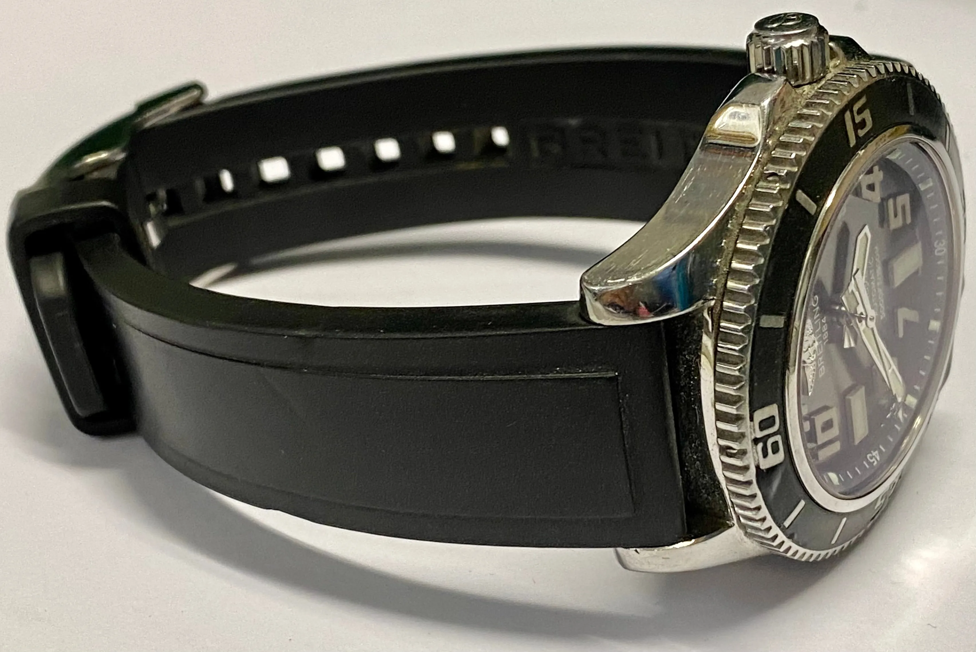 BREITLING Superocean SS w/ Black Rotating Bezel Men's Watch - $10K APR w/ COA!!!