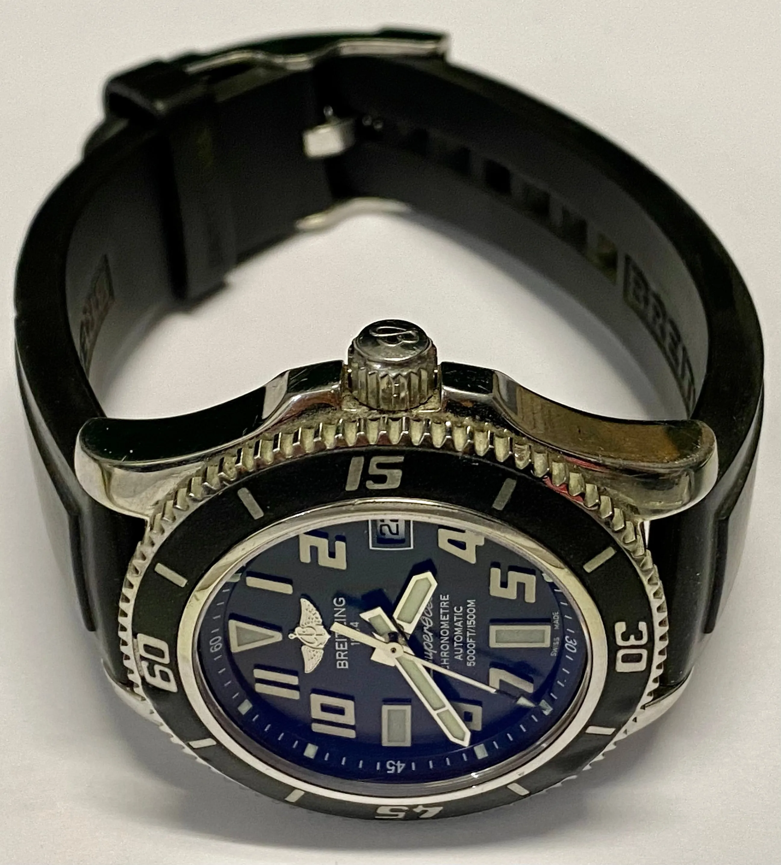 BREITLING Superocean SS w/ Black Rotating Bezel Men's Watch - $10K APR w/ COA!!!