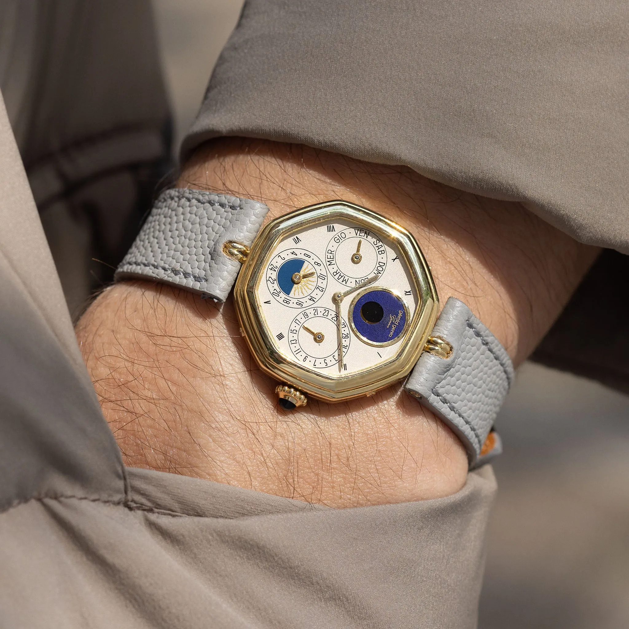 Gerald Genta “Succes“ Day Date Moon-Phase Cream Dial in 18 k yellow gold ref G2747 43