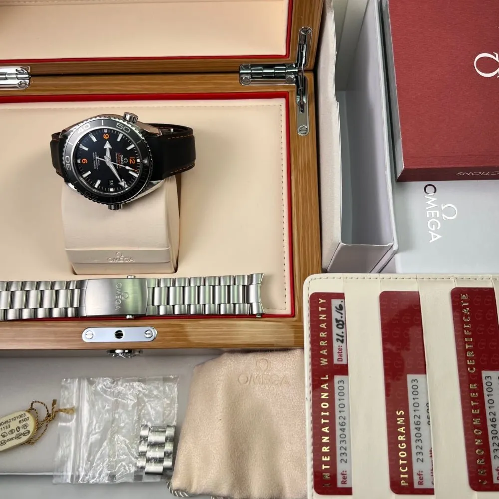 Omega Seamaster Planet Ocean 23230462101003 (2016)