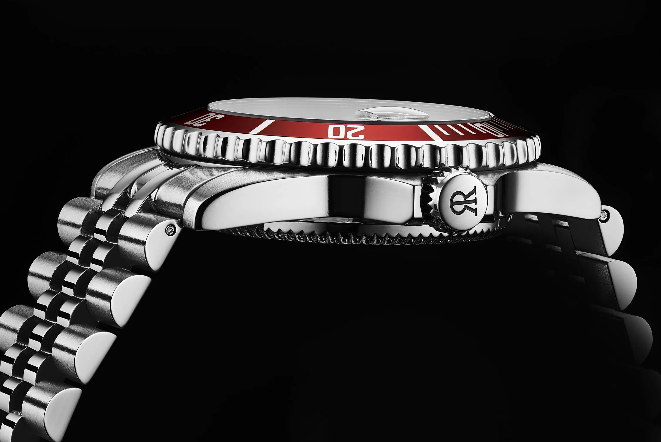 Revue Thommen Men's 'Diver' Black Dial Stainless Steel Bracelet Automatic Watch 17571.2236